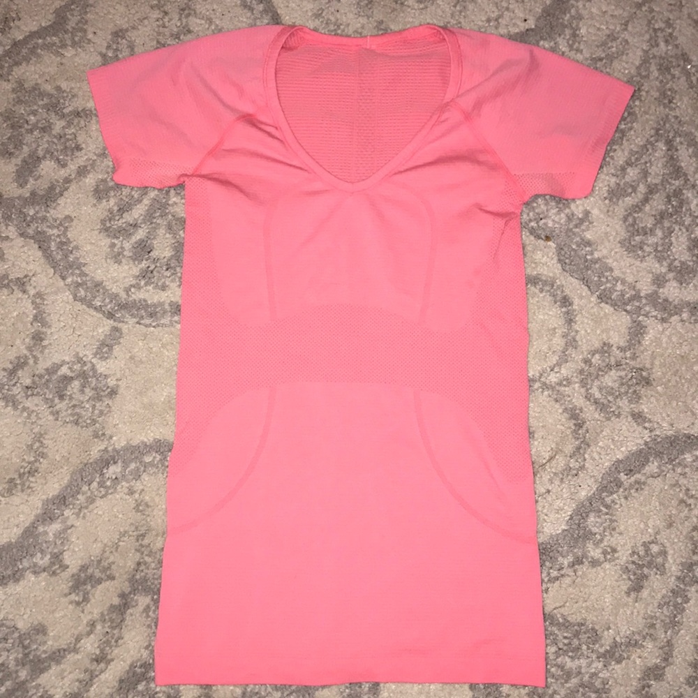 Lululemon Swiftly Tech V-Neck T-shirt